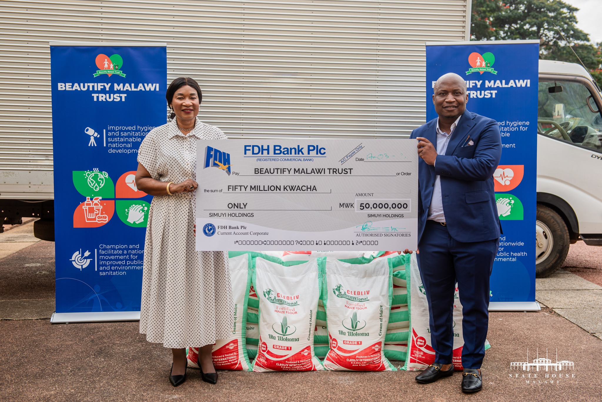 SIMUYI Holdings Donates K50 Million Maize Flour to Flood Victims